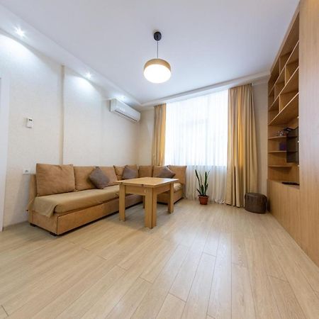 5 Apartment In One Boulding - Near Stadium Batoemi Buitenkant foto