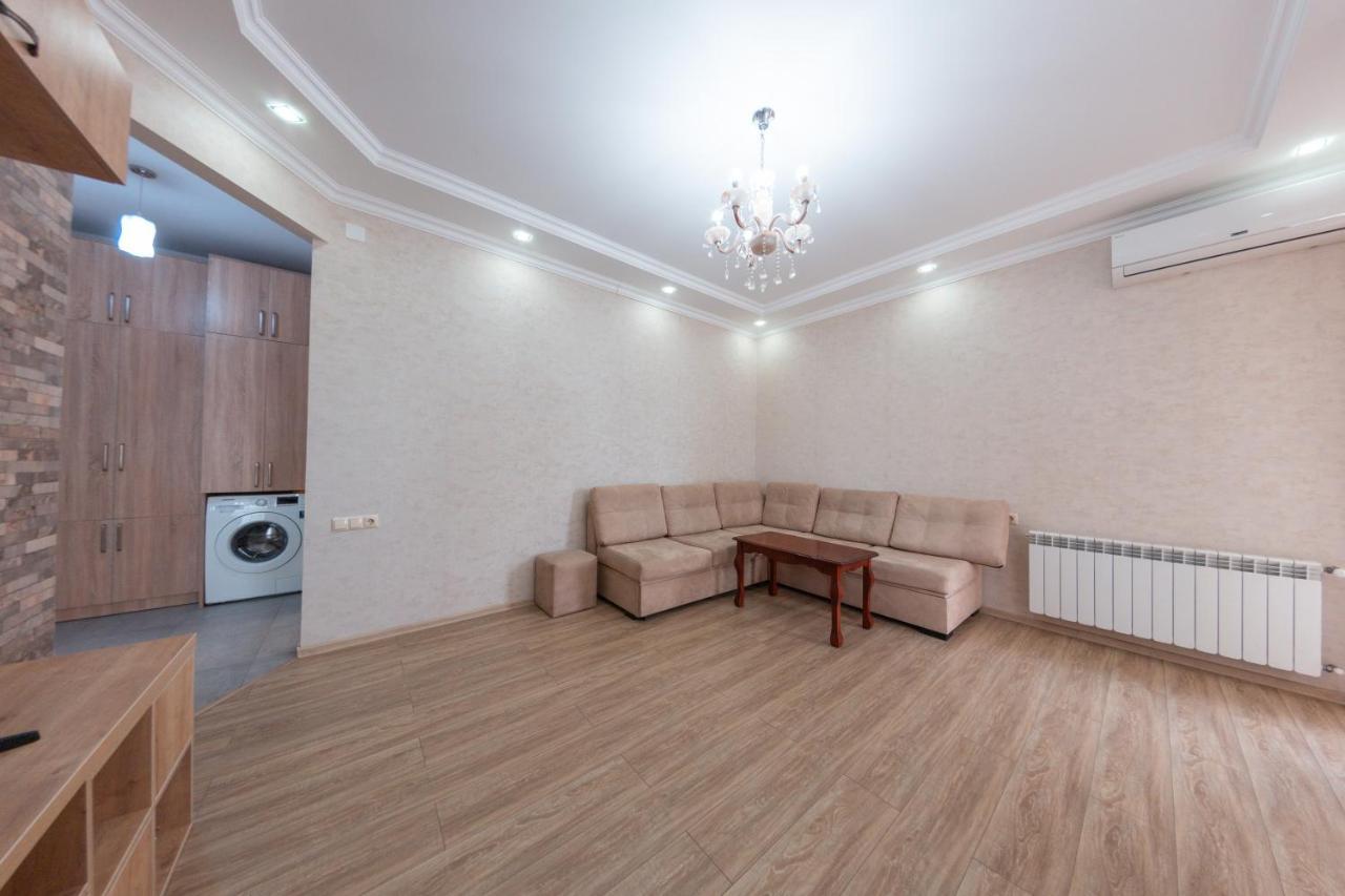 5 Apartment In One Boulding - Near Stadium Batoemi Buitenkant foto