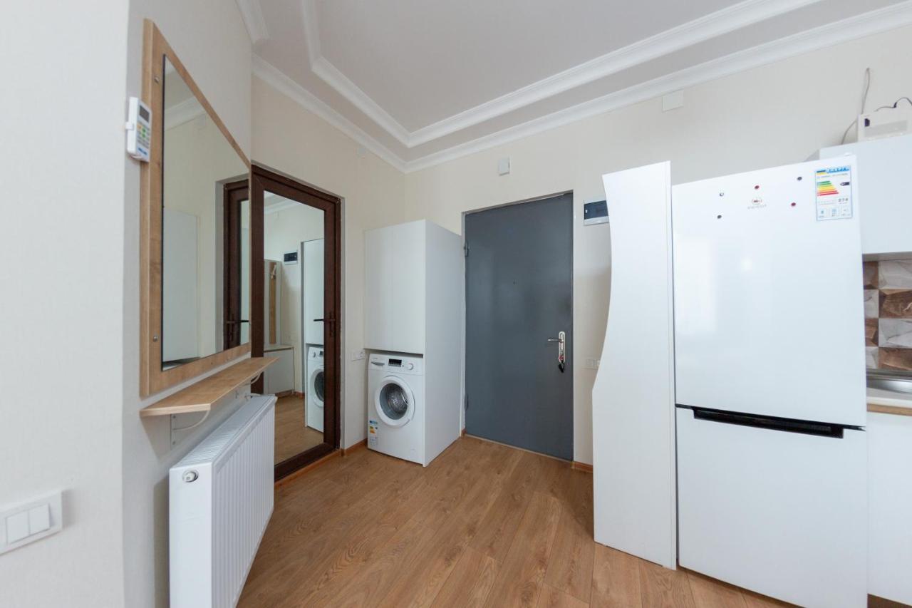 5 Apartment In One Boulding - Near Stadium Batoemi Buitenkant foto