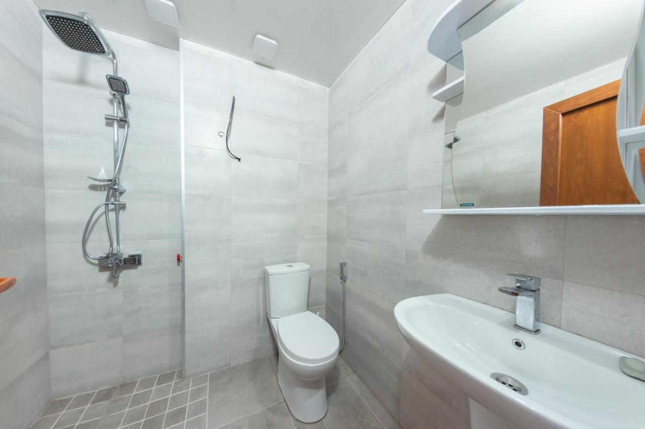 5 Apartment In One Boulding - Near Stadium Batoemi Buitenkant foto