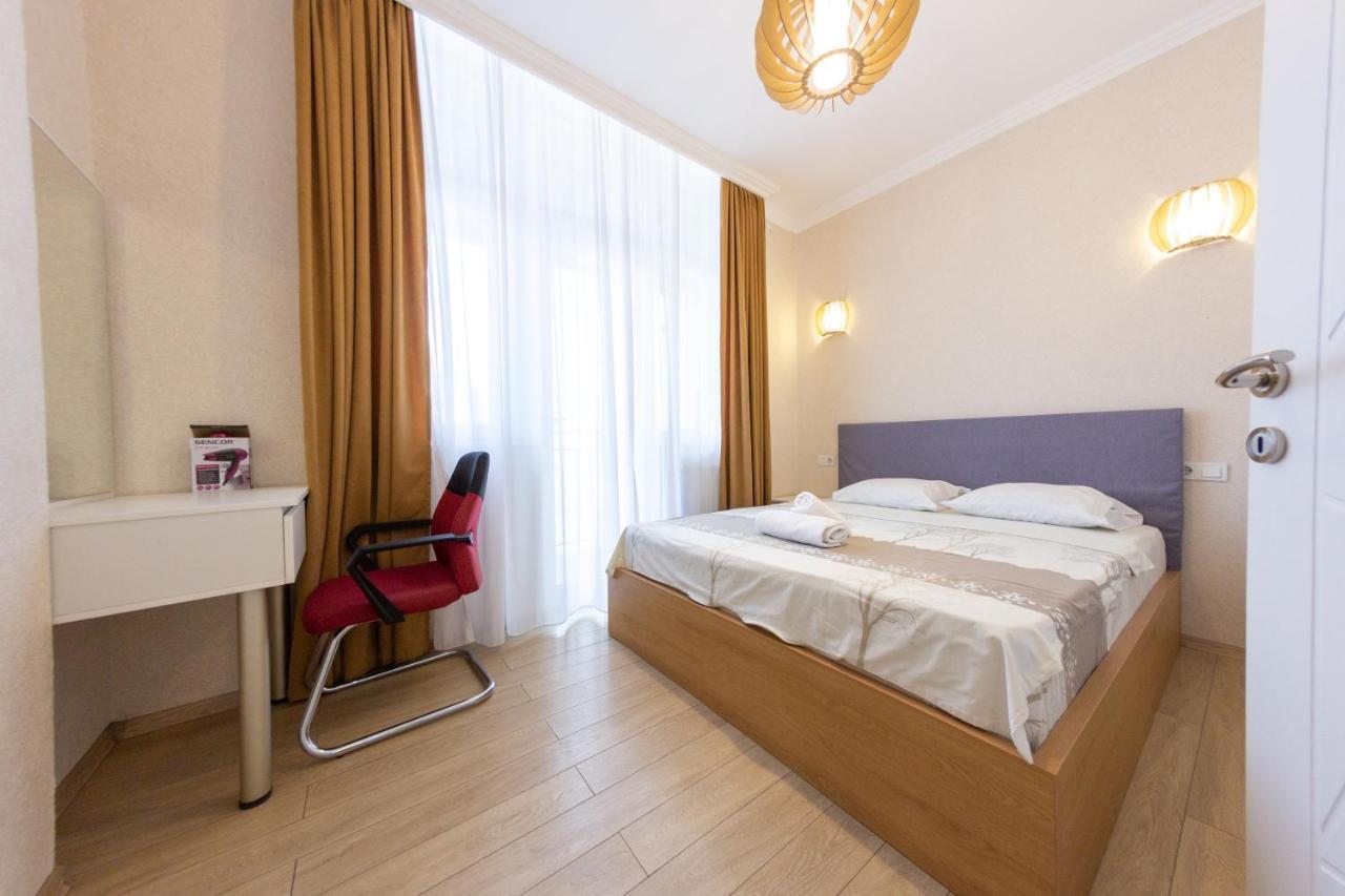 5 Apartment In One Boulding - Near Stadium Batoemi Buitenkant foto