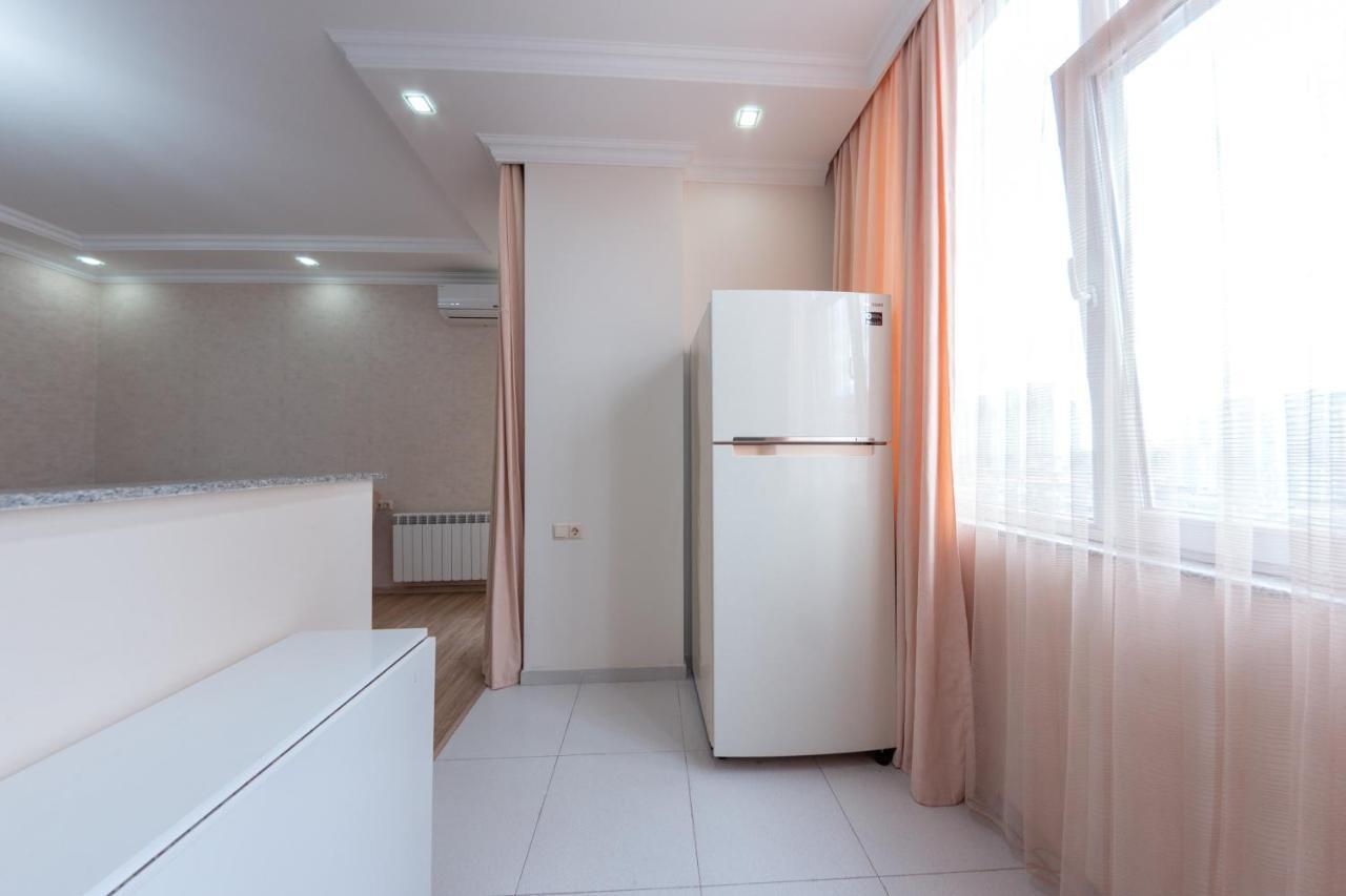 5 Apartment In One Boulding - Near Stadium Batoemi Buitenkant foto